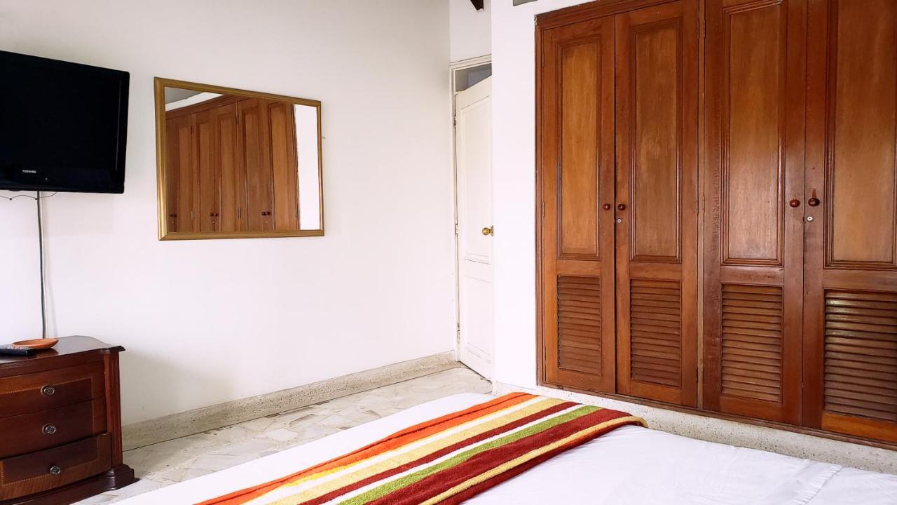 Hostal Coworking Cristales Cali Bagian luar foto