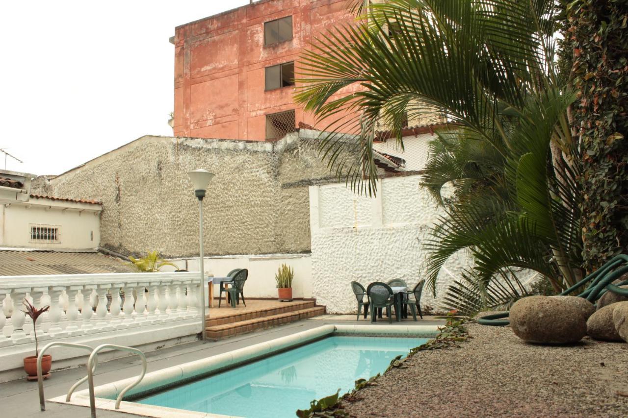 Hostal Coworking Cristales Cali Bagian luar foto