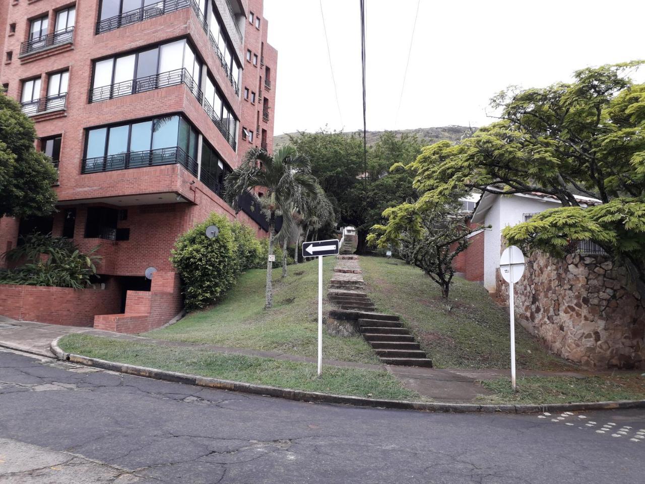 Hostal Coworking Cristales Cali Bagian luar foto