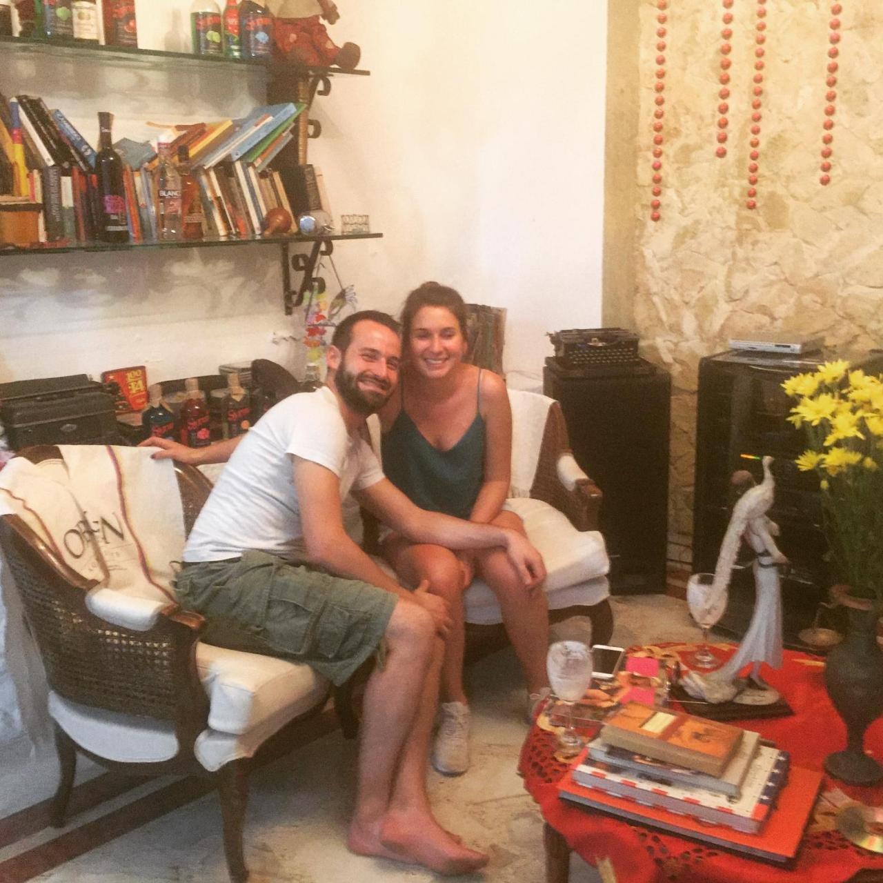 Hostal Coworking Cristales Cali Bagian luar foto