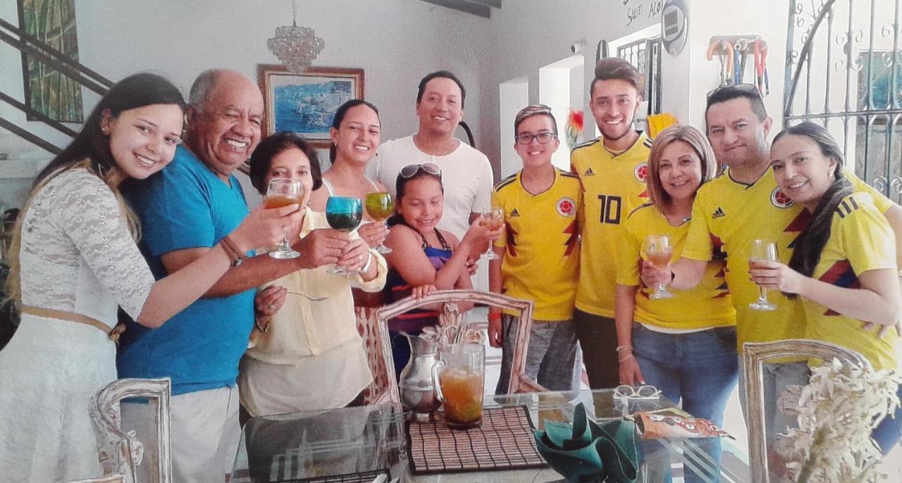Hostal Coworking Cristales Cali Bagian luar foto
